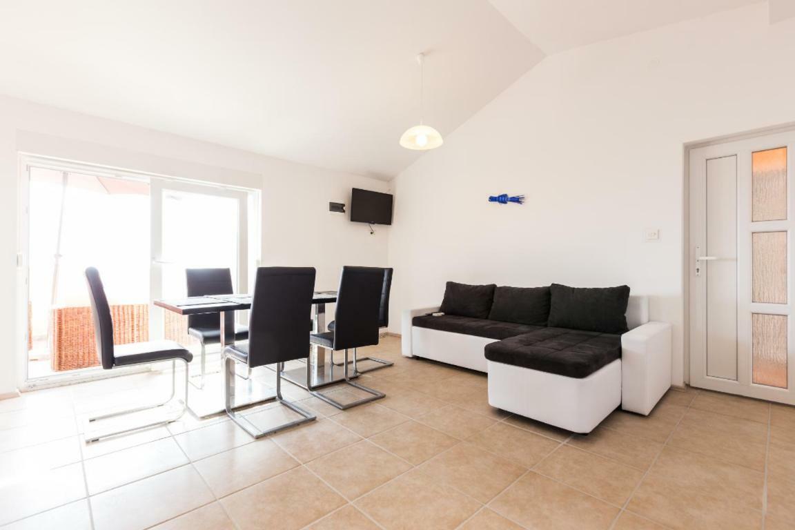 מאנדרה Apartmani Filip מראה חיצוני תמונה